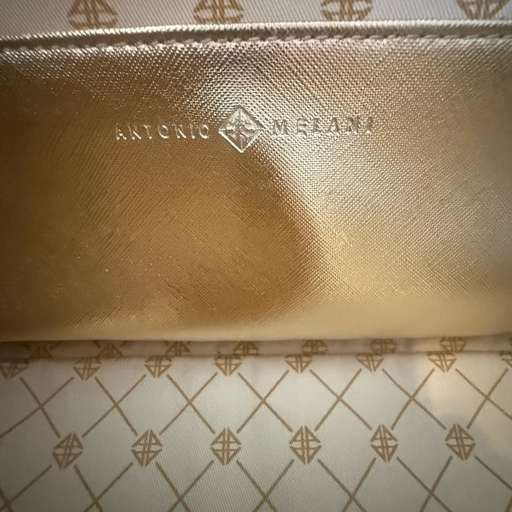 Elegant Black Tote Bag - Picture 8 of 12